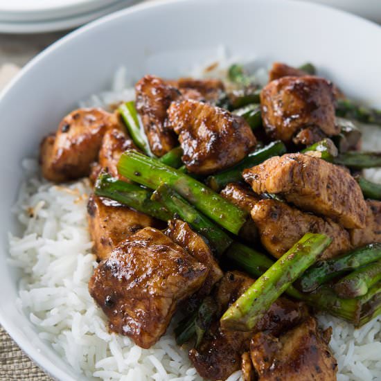 Pepper Chicken & Asparagus Stir Fry - Recipe photo by Savory Spicerack