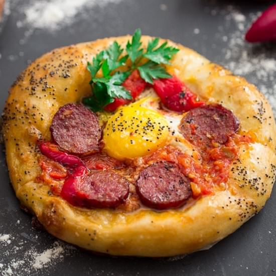 Delicious Breakfast Pizza - Recipe photo by Gday Souffle