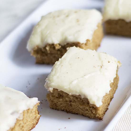Bourbon spice cake & eggnog icing - Recipe photo by livelymess