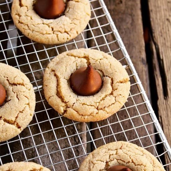 Peanut Butter Kiss Cookies - Recipe photo by the hungry bluebird