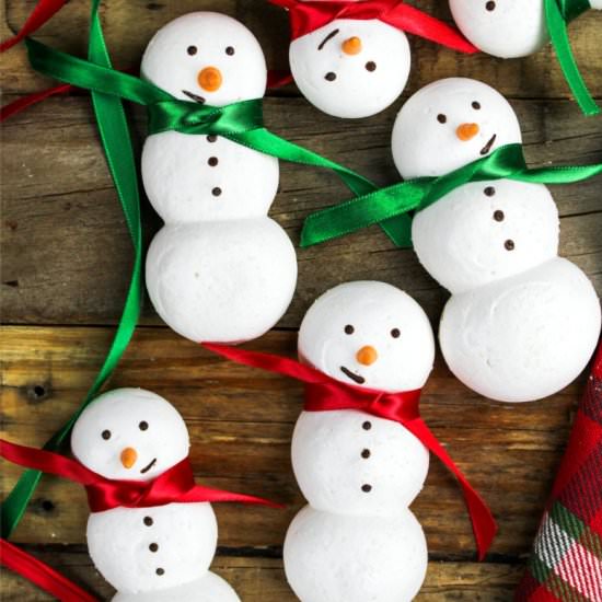 Vegan Snowmen Meringue Cookies - Recipe photo by Vegan Huggs