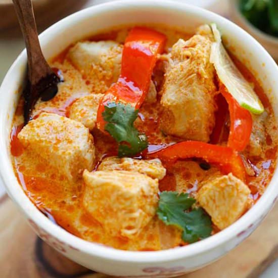 Creamy Thai Coconut Chicken Soup - Recipe photo by rasamalaysia