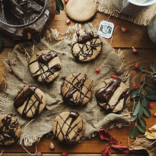 vegan shortbread cookies - Recipe photo by honeyandfigs
