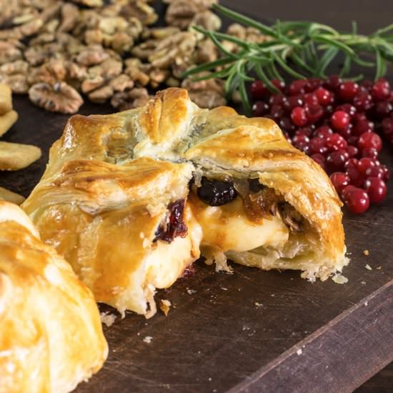 Baked Brie in Puff Pastry - Recipe photo by Home Cooking Adventure