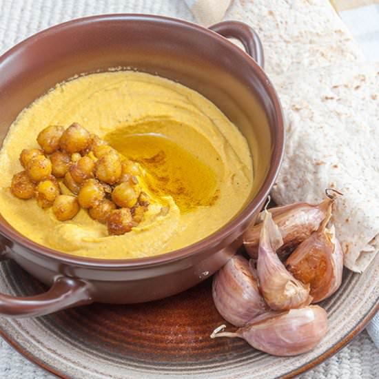 Carrot Hummus, Laffa Bread - Recipe photo by Roht