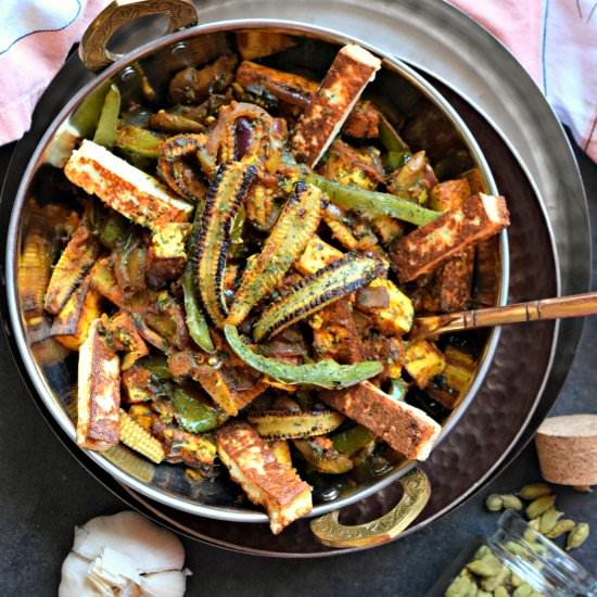 Vegetable Jalfrezi - Recipe photo by Cookilicious