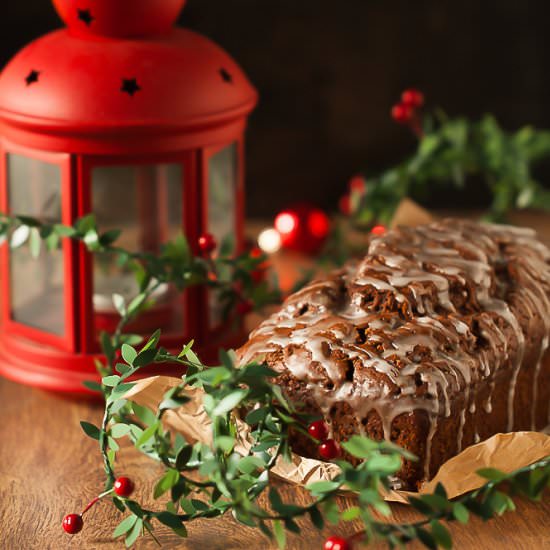 Vegan Pumpkin Gingerbread - Recipe photo by Simple Sugars