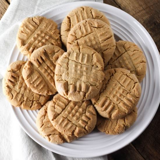 Classic Peanut Butter Cookies - Recipe photo by theculinarycompass