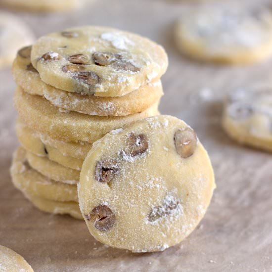 Butter Cookies with Hazelnuts - Recipe photo by Happy Foods Tube