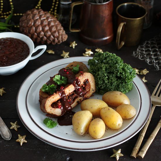 Mushroom & Chestnut Stuffed Seitan - Recipe photo by greenevi