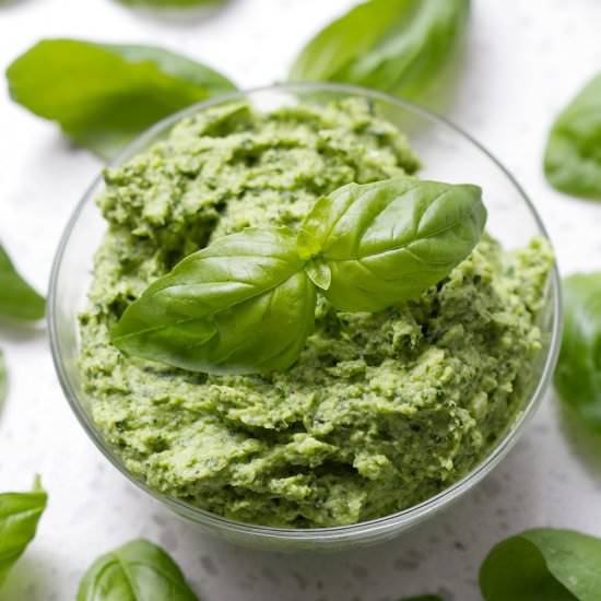 Vegan Basil Pesto - Recipe photo by foodfashionandfun