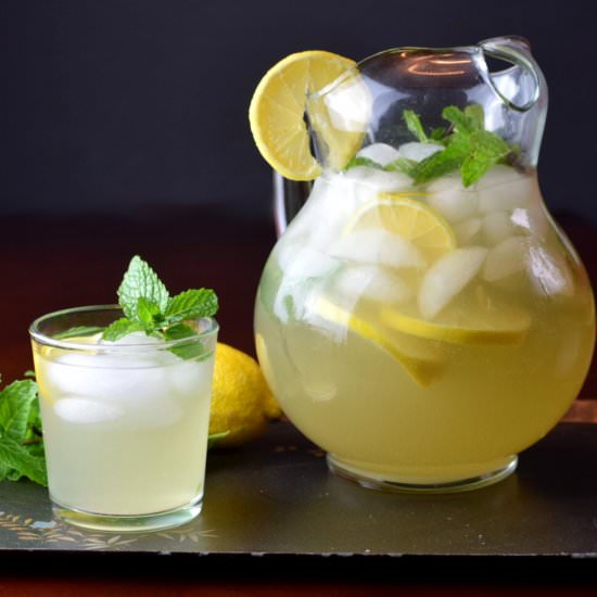 Sparkling Lemon Ginger Punch - Recipe photo by DeliciousbyDesign