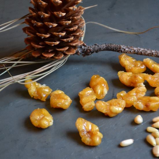Dali's Toffee with Pine Cones - Recipe photo by foodhighs