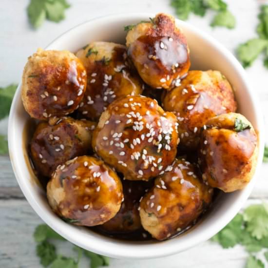 Sriracha Teriyaki Meatballs - Recipe photo by krollskorner