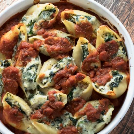 Ricotta & Spinach Stuffed Shells - Recipe photo by krollskorner