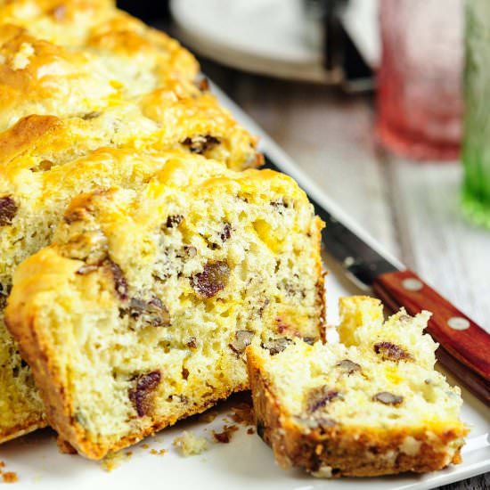 Blue Cheese, Pecans and Dates Bread - Recipe photo by Imagelicious