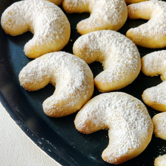 Almond Crescent Cookies - Recipe photo by Flours n frostings