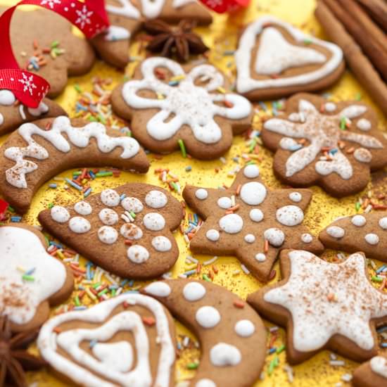 Gingerbread with Royal Icing - Recipe photo by rednumberone