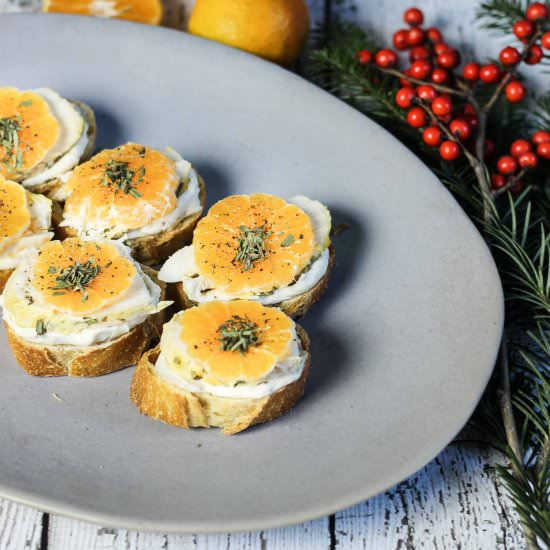 Warm Chicken and Tangerine Crostini - Recipe photo by mordenh