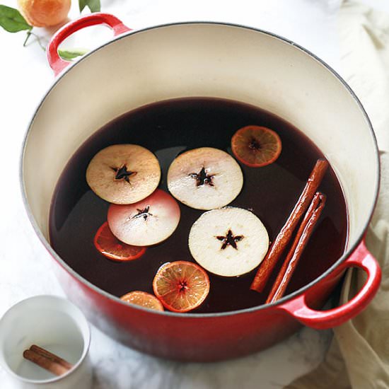 Easy Mulled Wine Recipe - Recipe photo by Yummy Mummy