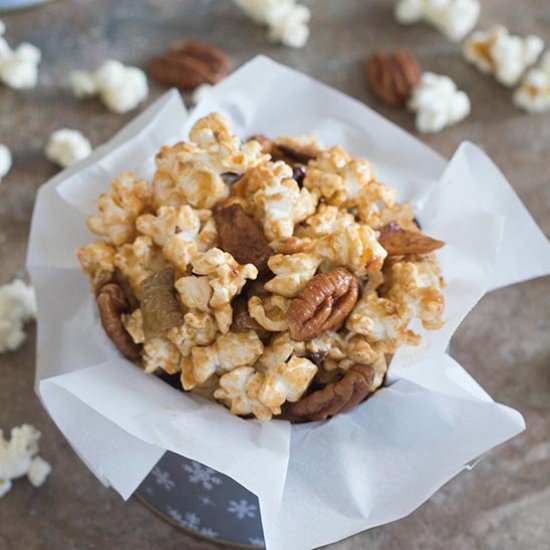 Caramel Popcorn With Apples - Recipe photo by healingtomato