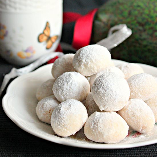Almond Snowball Cookies - Recipe photo by Aromatic Cooking