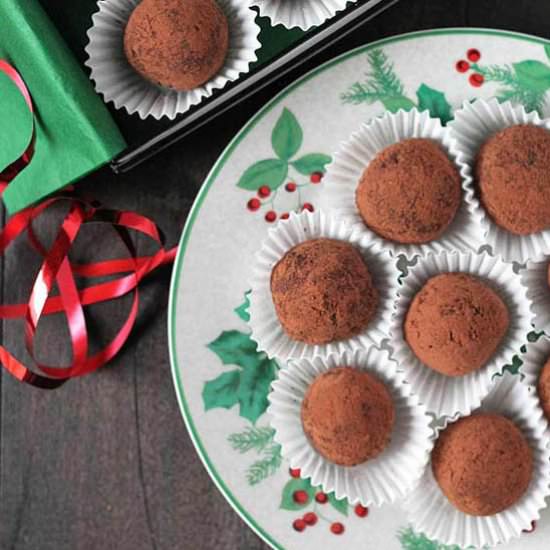 Dark Chocolate Mint Truffles - Recipe photo by Delightful Adventures