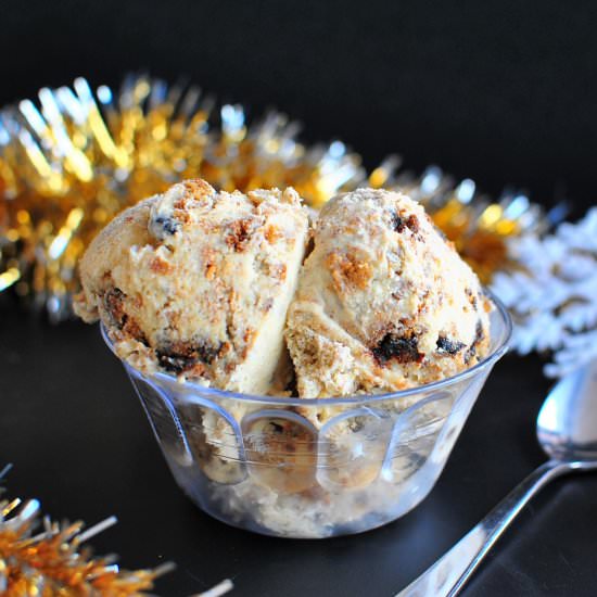 Christmas Cake Ice Cream - Recipe photo by thatsrealyummy