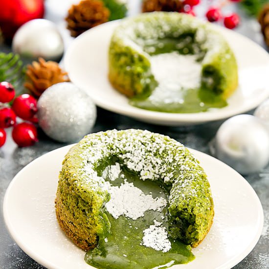 Matcha Molten Lava Cakes - Recipe photo by kirbie