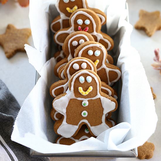 Vegan Gingerbread Cookies - Recipe photo by Delightful Mom Food