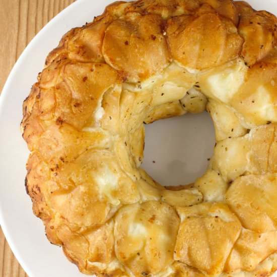 Mozzarella Garlic Monkey Bread - Recipe photo by sugarspicefam