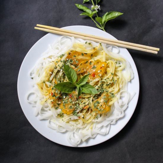 Golden Spiced Thai Noodles - Recipe photo by strawberry17