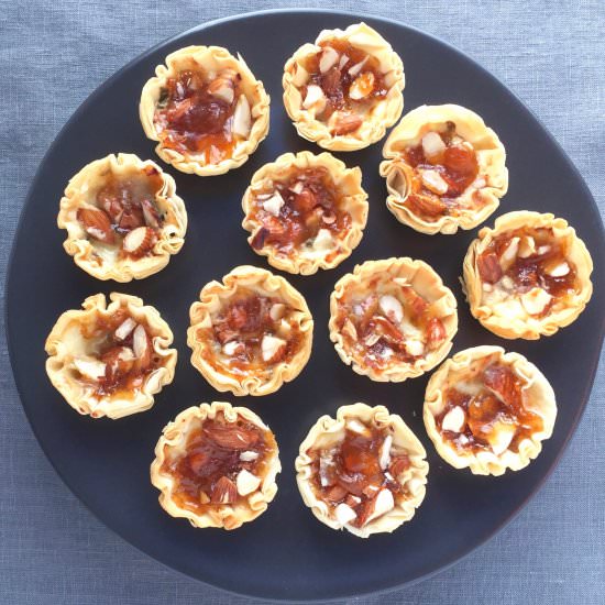 Gorgonzola and Peach Jam Tartlets - Recipe photo by marilenaskitchen