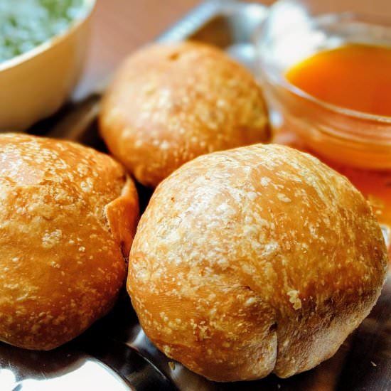 Khasta Urad Dal Kachori - Recipe photo by VegeCravings
