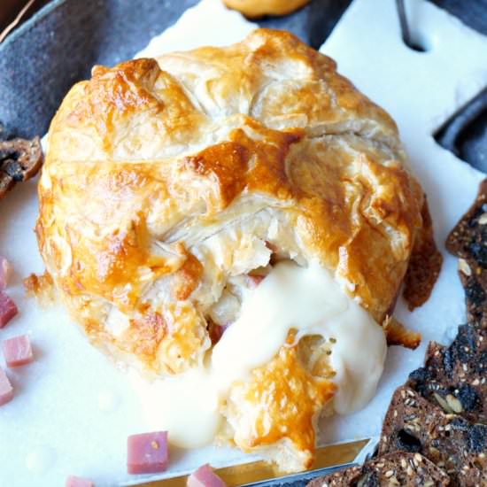 prosciutto pear brie en croute - Recipe photo by thebakingfairy