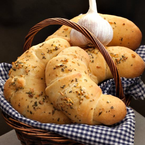 Italian Garlic Croissants - Recipe photo by manusmenu