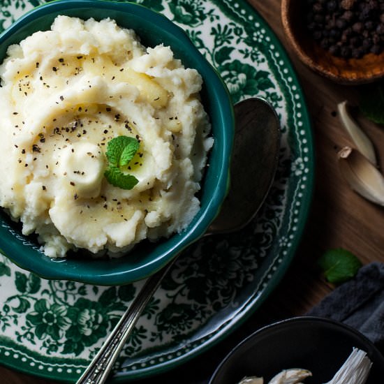 Roasted Garlic Mashed Potatoes - Recipe photo by cookiesforengland