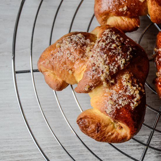 Walnut and Jam Crescent Pastries - Recipe photo by maryanecuisine