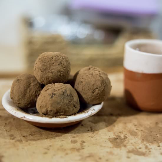 Chocolate Energy Truffles - Recipe photo by ChocolateaMais