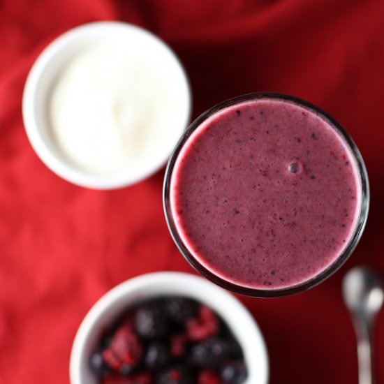Triple Berry Low-Cal Smoothie - Recipe photo by Seasonly Creations