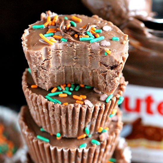 No Bake Nutella Fudge - Recipe photo by peasandpeonies