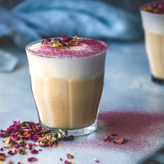 Rose & Earl Grey Tea Latte - Recipe photo by honestlyyum