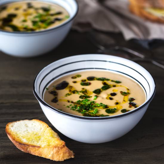 Roasted Cauliflower Soup - Recipe photo by vivalafood
