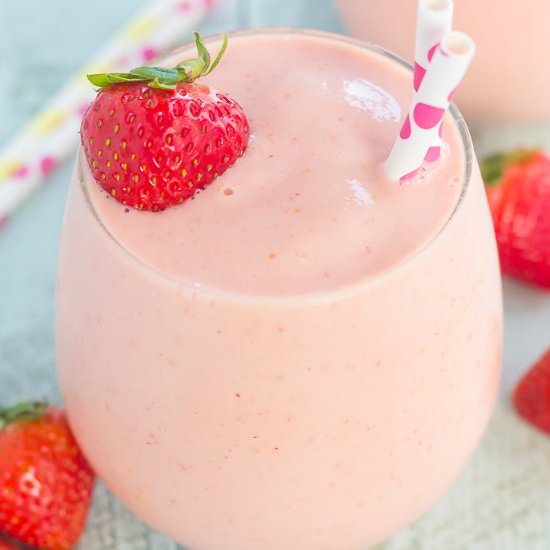 Strawberry Peach Smoothie - Recipe photo by pumpkinnspice
