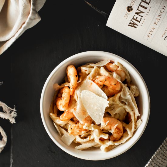 Garlic Parmesan Shrimp Fettuccine - Recipe photo by intheknowmom