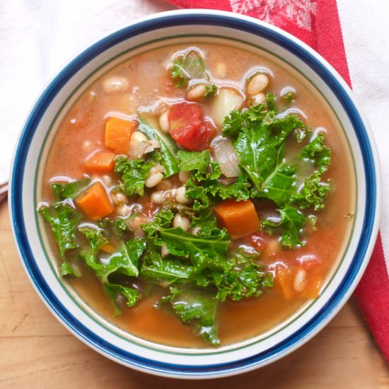 Kale, Tomato, & White Bean Soup - Recipe photo by seeksatiation
