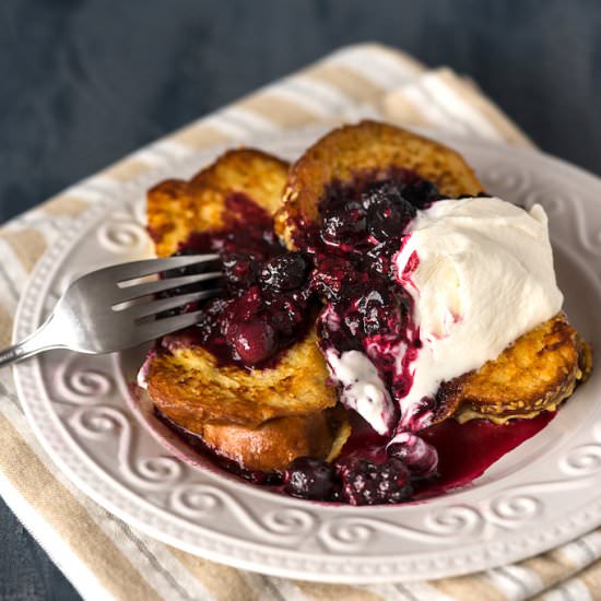 Easy Berry French Toast - Recipe photo by vivalafood