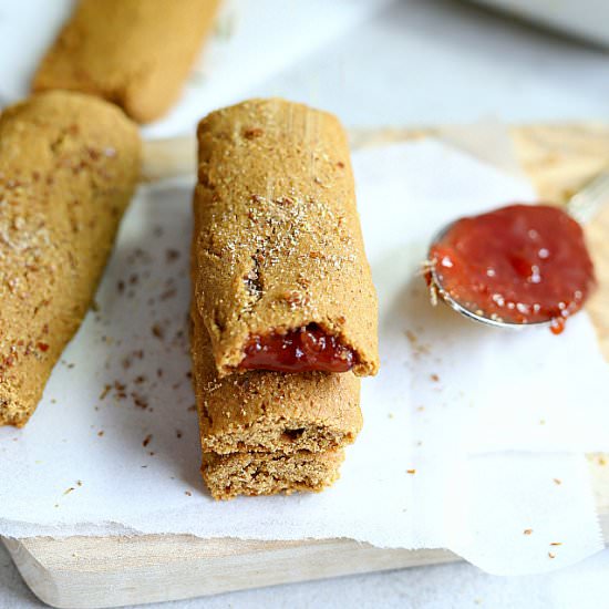 Strawberry Filled Oatmeal Bars - Recipe photo by Delightful Mom Food