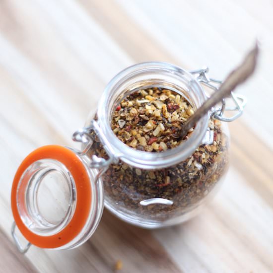 5 Homemade Veggie Seasonings - Recipe photo by thatcleanlife