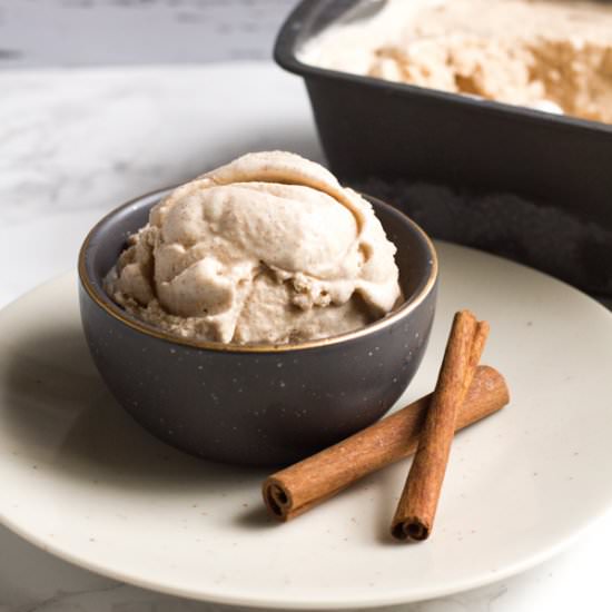 Cinnamon Bun Ice Cream - Recipe photo by awayfromthebox